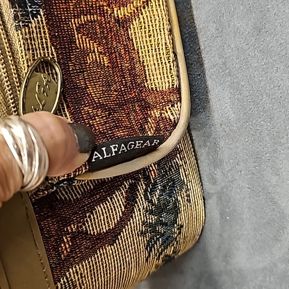 Vintage Makeup Train Equestrian Horses Travel - Picture 9 of 12